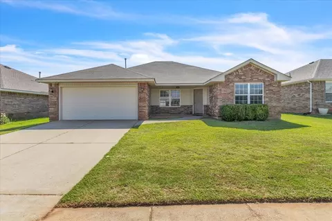 4601 Wagner Lake Dr, Yukon, OK 73099