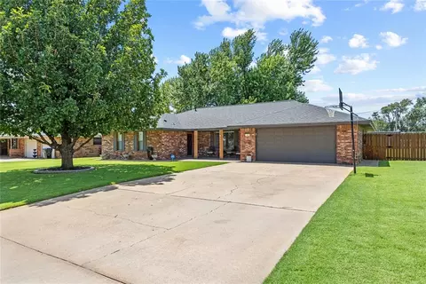 735 N Arapaho Ave, Hydro, OK 73048