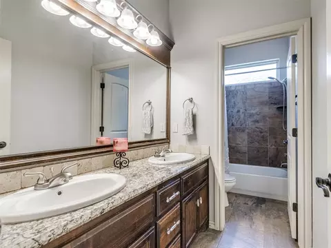 2101 Newbrook Dr, Edmond, OK 73003 photo 9