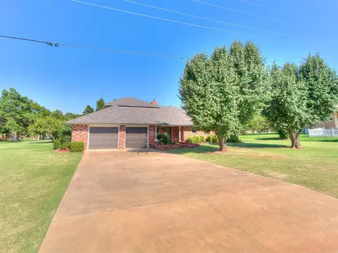 1050 S May Ave, Guthrie, OK 73044 photo 4