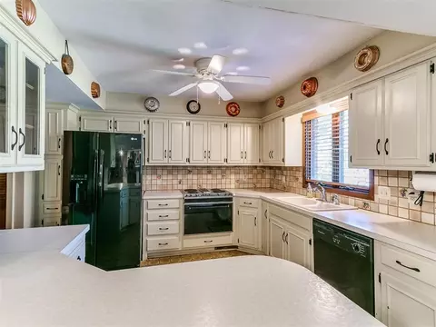1050 S May Ave, Guthrie, OK 73044 photo 13