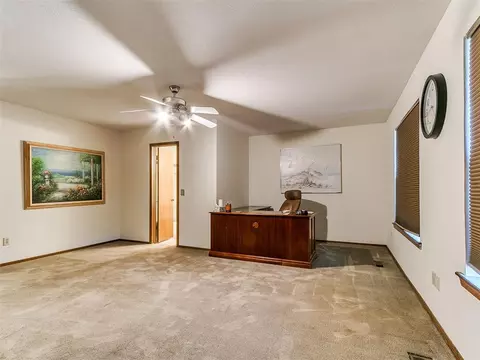 1050 S May Ave, Guthrie, OK 73044 photo 34