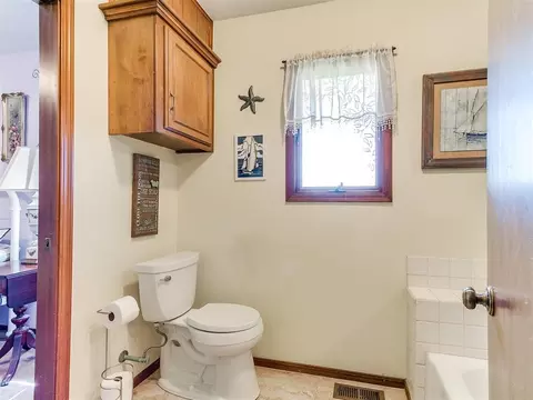 1050 S May Ave, Guthrie, OK 73044 photo 25
