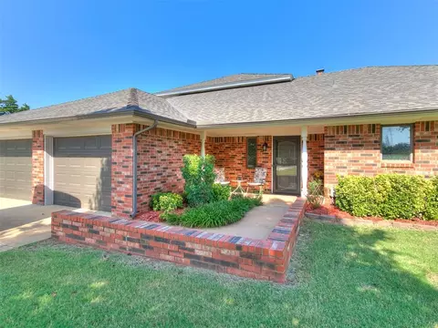 1050 S May Ave, Guthrie, OK 73044 photo 2