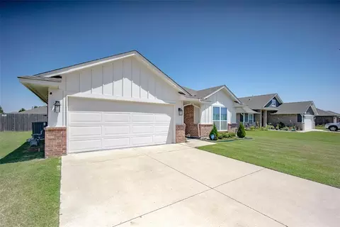 1121 SE 17th St, Newcastle, OK 73065