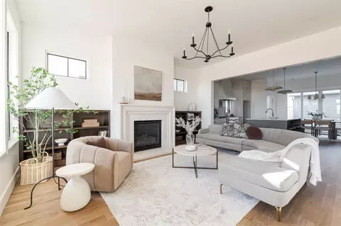 1633 Pioneer St, Oklahoma City, OK 73108