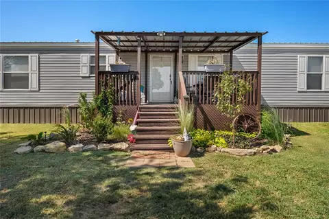 101 Pond View Rd, Elgin, OK 73538