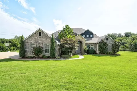 13400 Ridge Cir, Edmond, OK 73025