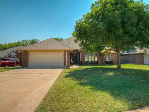 18212 Scarlet Oak Ln, Edmond, OK 73012