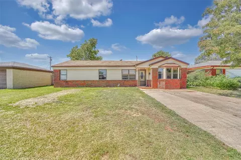 1500 Scott St, Altus, OK 73521 photo 2