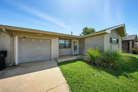 1325 Superior Ave, Norman, OK 73071