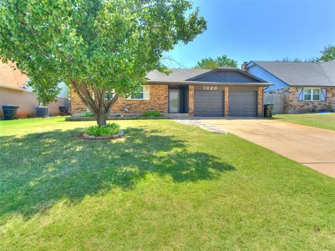 1020 E Main St, Moore, OK 73160