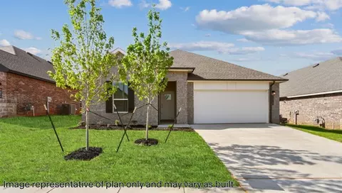 10216 NW 28th Ter, Yukon, OK 73099