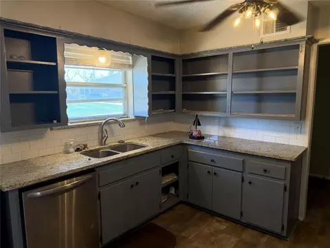 Kitchen - 2201 N Mueller Ave, Bethany, OK 73008 photo 1 of 1
