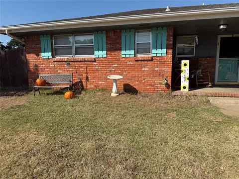 Exterior - 2201 N Mueller Ave, Bethany, OK 73008 photo 2 of 3