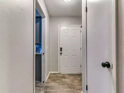 Entry Way - 2201 N Mueller Ave, Bethany, OK 73008 photo 1 of 1
