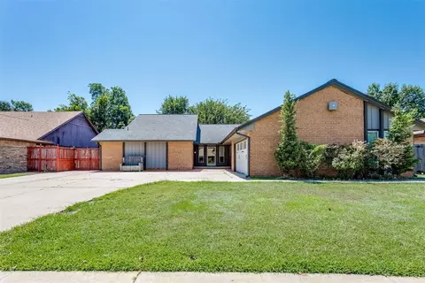 2930 SW 127th St, Moore, OK 73170
