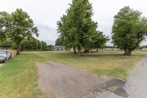 226 E Oklahoma Ave, Kingfisher, OK 73750