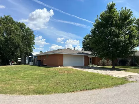 311 W Lincoln St, Corn, OK 73024 photo 3