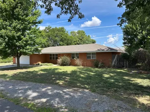 311 W Lincoln St, Corn, OK 73024 photo 2