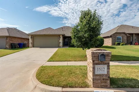 1512 Baycharter St, Norman, OK 73071