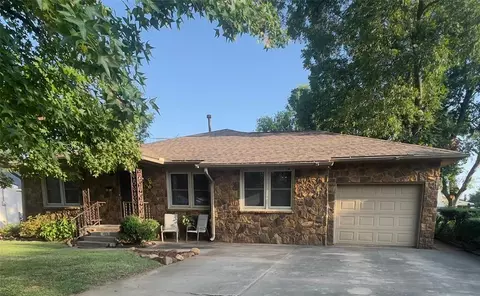 1113 E 6th St, Cushing, OK 74023