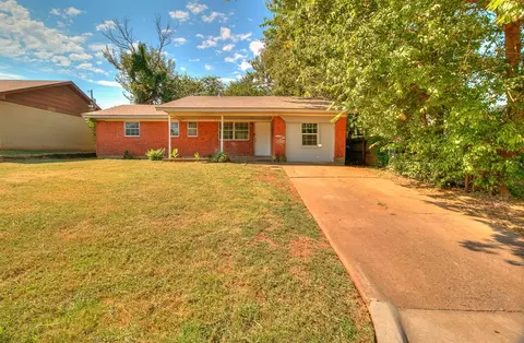 904 Hunting Horse Trl, Norman, OK 73071