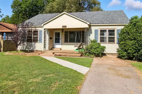 417 N Washington St, Hobart, OK 73651