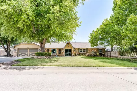 705 Yukon Ave, Yukon, OK 73099