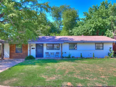 8209 NW 38th St, Bethany, OK 73008