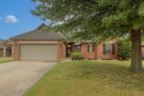 19204 Canyon Creek Pl, Edmond, OK 73012