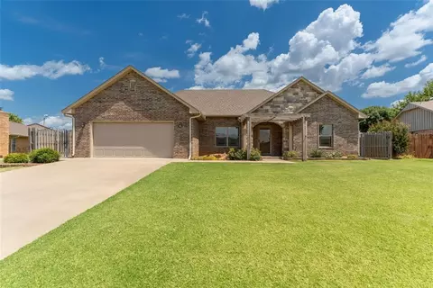 211 Shale Crst, Clinton, OK 73601