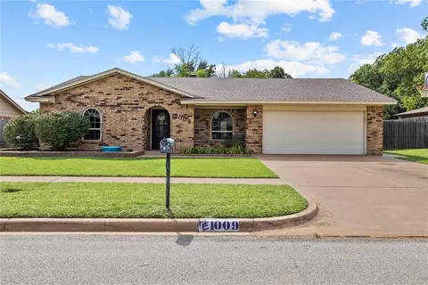 1009 Sherwood St, Weatherford, OK 73096
