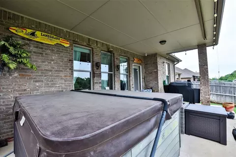 Exterior - 2617 Ethan Ln, Moore, OK 73160 photo 4 of 7