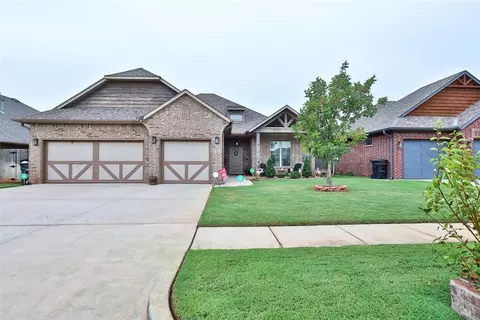 2617 Ethan Ln, Moore, OK 73160