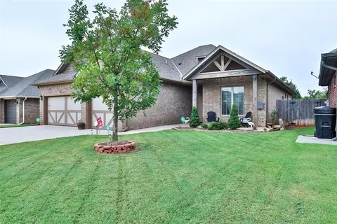 Exterior - 2617 Ethan Ln, Moore, OK 73160 photo 7 of 7