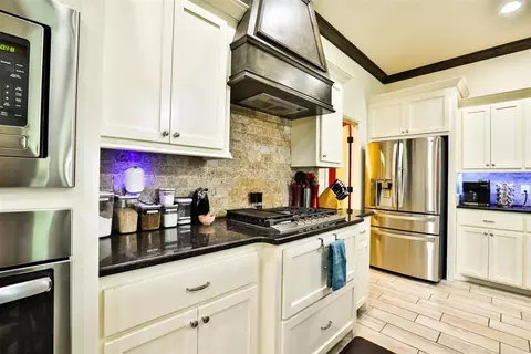 Kitchen - 2617 Ethan Ln, Moore, OK 73160 photo 5 of 5