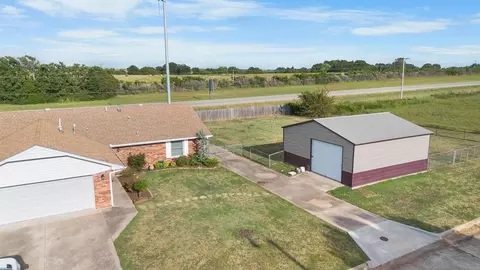 707 Cedar Ln, Tecumseh, OK 74873