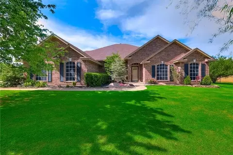 13217 SW 9th St, Yukon, OK 73099