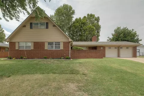 1017 Queensboro Pl, Yukon, OK 73099