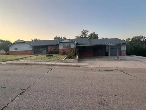 501 Ridgecrest Rd, Edmond, OK 73013