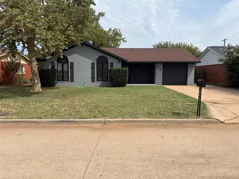 913 Hairston St, Altus, OK 73521