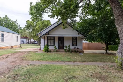 220 E Fay Ave, Kingfisher, OK 73750