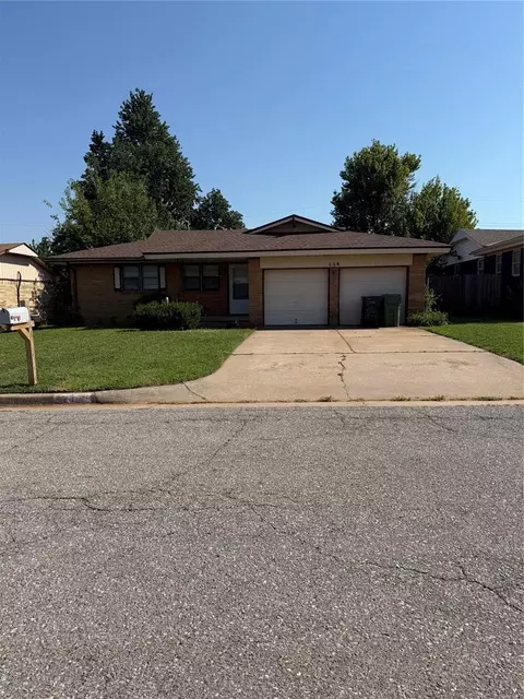 114 Larry Ave, Yukon, OK 73099