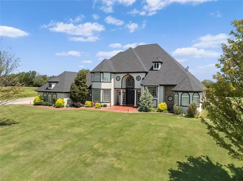 2302 Clubhouse Dr, Blanchard, OK 73010