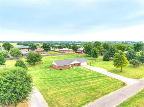 1242 County Road 1355, Chickasha, OK 73018
