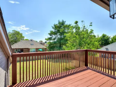 Exterior - 5212 Deerhurst Dr, Norman, OK 73072 photo 4 of 7