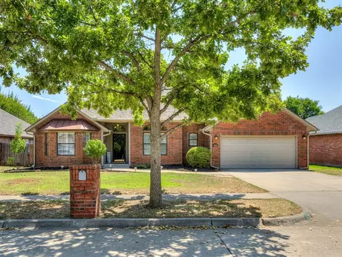 Exterior - 5212 Deerhurst Dr, Norman, OK 73072 photo 1 of 7