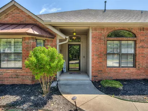 Exterior - 5212 Deerhurst Dr, Norman, OK 73072 photo 3 of 7