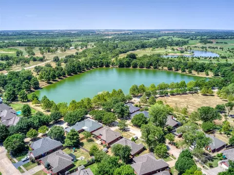 View/Area - 5212 Deerhurst Dr, Norman, OK 73072 photo 2 of 8